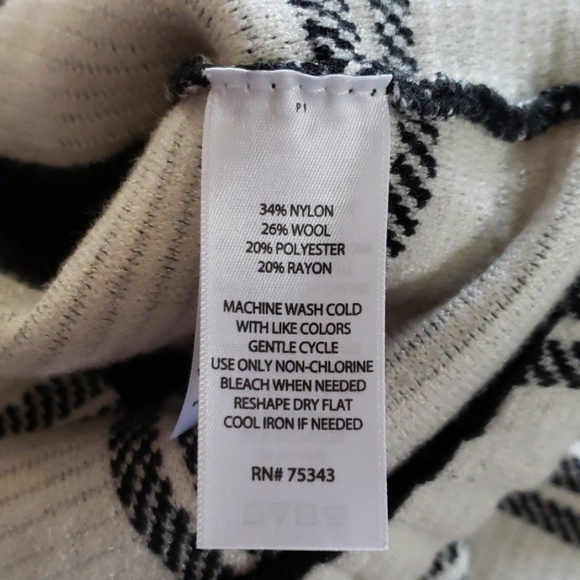 NEW Cynthia Rowley Mini Skirt Size Small - Picture 3 of 3